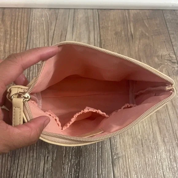 Bvlgari Parfums Emirates Airlines Cosmetic Bag EMPTY Beige Travel Pouch Logo - Picture 3 of 8